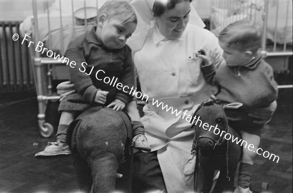 CAPPAGH HOSPITAL CHILDREN WITH TOYS FROM MT JULIET (MAJOR D.MCCALMONT)